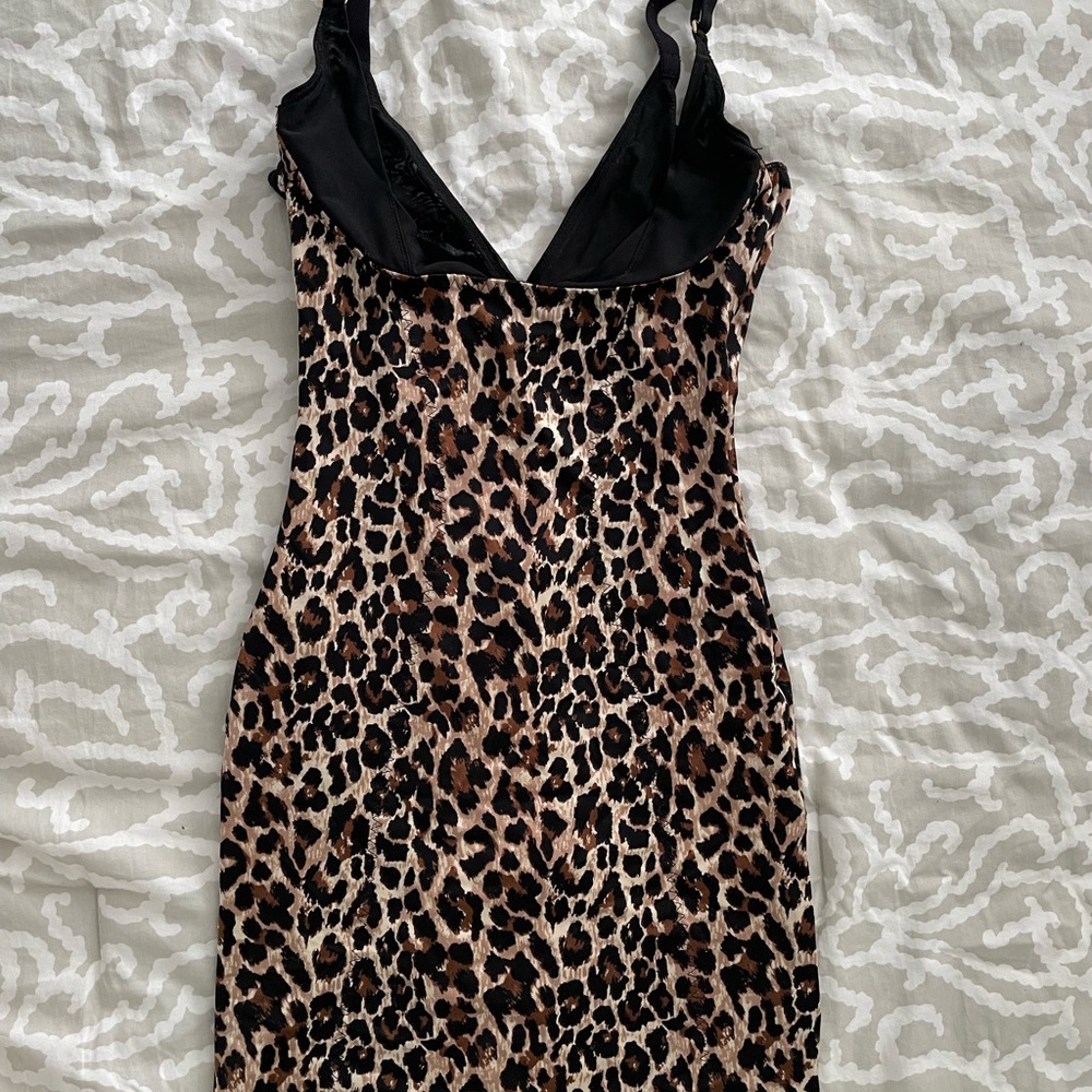 XS Victoria's Secret Black and Pink Lined Slip Push Up Shape Wear